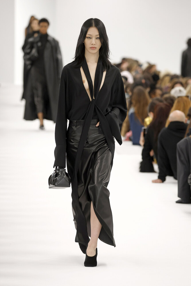 Givenchy, осень-зима 2023, макси — модный фасон юбок в 2023 году