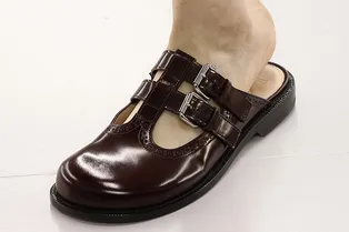 Между сабо и мокасинами — как выглядит самая удобная обувь на весенне-летний сезон