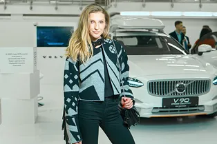 Урсула Ким и Эва Вострокнутова на коктейле Volvo