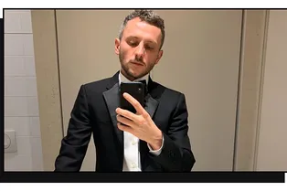 Ходить по дому в вечерней одежде и сервировать стол: Андрей Артемов советует, чем разнообразить жизнь на карантине