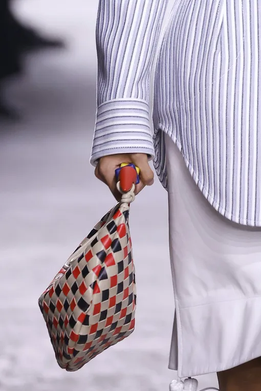 Bottega Veneta весна-лето 2025