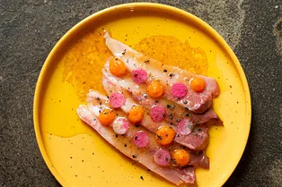 Гастровестник недели: новое брассери, завтраки с безлимитным игристым и мясной рецепт