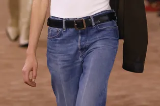 В винтажном стиле: какие джинсы будут самыми модными в 2026 году
