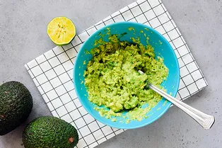 8 натуральных ингредиентов для ухода, которые можно найти у себя на кухне