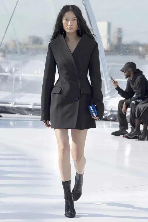 Alexander McQueen весна-лето 2023