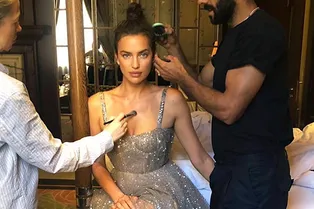 В образе принцессы: Ирина Шейк в сверкающем платье мечты Dior