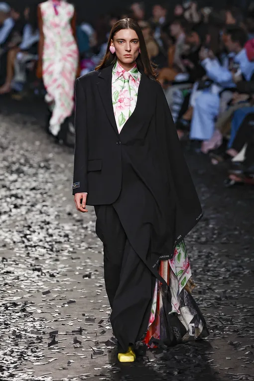 Moschino осень-зима 2025/2025 Moschino осень-зима 2025/2025