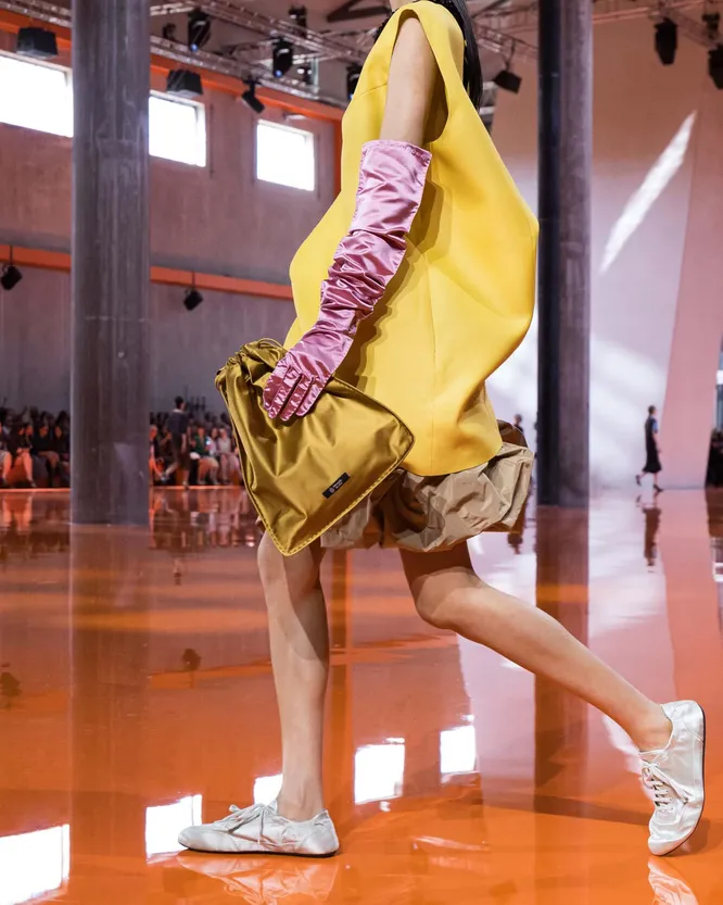 Prada весна-лето 2026