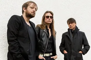 «Я всегда вижу в совместной песне артистов из разных эпох и жанров руку продюсера. Это нам не интересно» — в чем секрет успешного воссоединения Suede