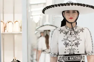 Видео дня: мексиканские женщины-наездницы на шоу Dior