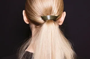 Почему вам так часто приходится мыть волосы