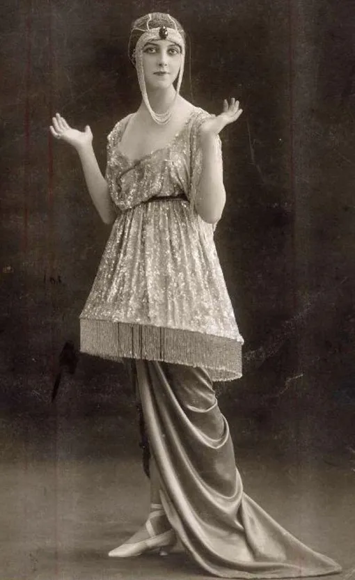 Платье-абажур Poiret, 1910-е Платье-абажур Poiret, 1910-е