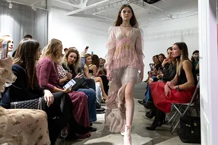 Отголоски прекрасной эпохи: арт-пространство BrytalMouse отметило первый день рождения вечеринкой в стиле Belle Epoque