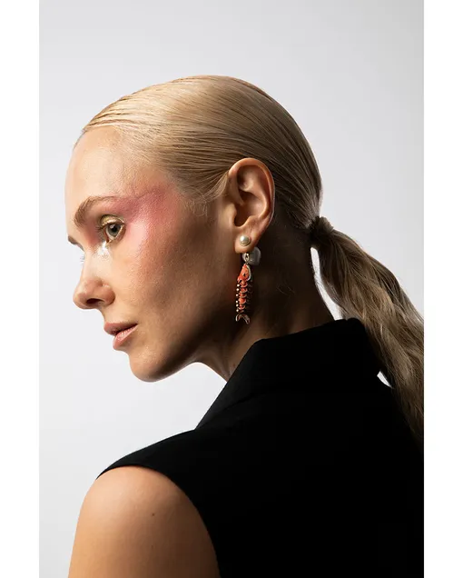 ПЛАТЬЕ И СЕРЬГА, Dior. ТОН DIOR BACKSTAGE LINE FACE AND BODY FOUNDATION, 1N, ТУШЬ ДЛЯ БРОВЕЙ DIORSHOW PUMP’N’BROW, 021, ТУШЬ DIORSHOW ICONIC OVERCURL, 090, ТЕНИ 5 COULEURS COUTURE, 549, ПОМАДА DIORIFIC, 070, РУМЯНА ROUGE BLUSH, 962. ВСЕ Dior Beauty ПЛАТЬЕ И СЕРЬГА, Dior. ТОН DIOR BACKSTAGE LINE FACE AND BODY FOUNDATION, 1N, ТУШЬ ДЛЯ БРОВЕЙ DIORSHOW PUMP’N’BROW, 021, ТУШЬ DIORSHOW ICONIC OVERCURL, 090, ТЕНИ 5 COULEURS COUTURE, 549, ПОМАДА DIORIFIC, 070, РУМЯНА ROUGE BLUSH, 962. ВСЕ Dior Beauty