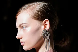 Как справиться с пушком у линии роста волос Как справиться с пушком у линии роста волос