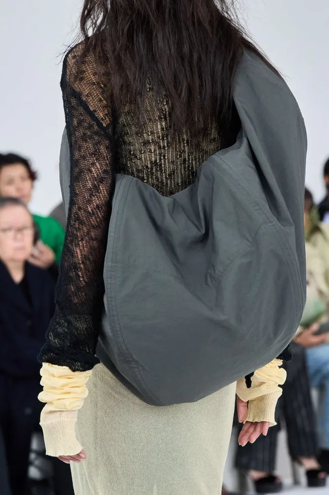 Issey Miyake весна-лето 2025 Issey Miyake весна-лето 2025