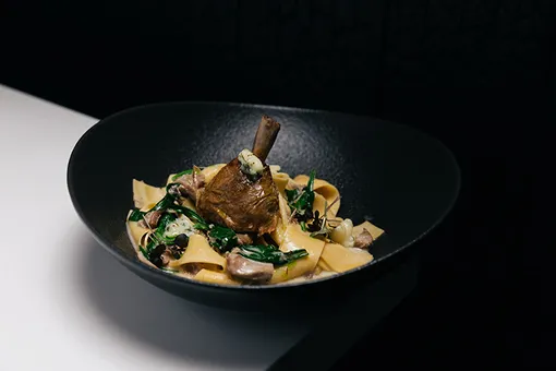 Домашние папарделе с утиной ножкой конфи Домашние папарделе с утиной ножкой конфи