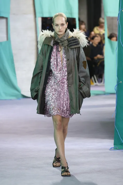 Burberry весна-лето 2025 Burberry весна-лето 2025