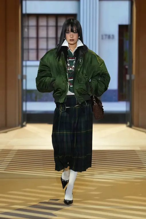Gucci весна-лета 2027 Gucci весна-лета 2027
