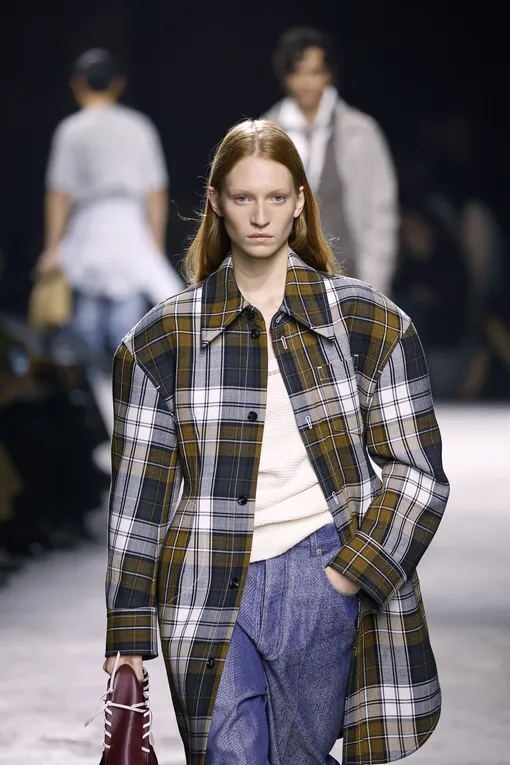 Bottega Veneta весна-лето 2025