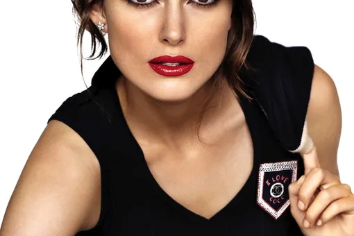 Кира Найтли в рекламе помад Chanel Coco Rouge