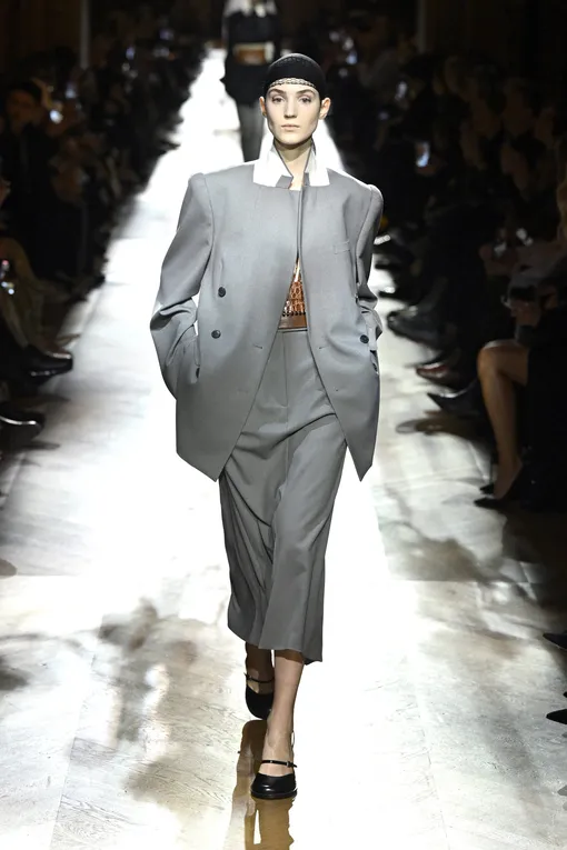 Dries Van Noten осень-зима 2025/2026 Dries Van Noten осень-зима 2025/2026