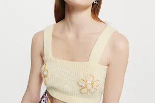 Трикотажный топ на бретелях —главная вещь сезона: 10 лучших