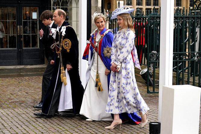 Герцог Эдинбургский Эдвард и герцогиня Софи с детьми Эрлом и Луизой