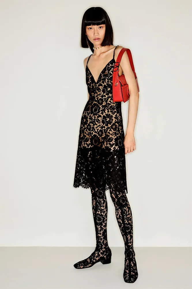 VALENTINO Resort 2023 весна-лето 2023