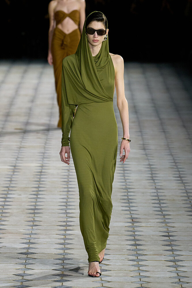 SAINT LAURENT весна-лето 2023 SAINT LAURENT весна-лето 2023