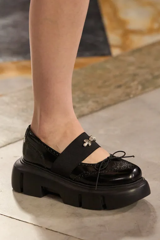 Simone Rocha весна-лето 2025 Simone Rocha весна-лето 2025