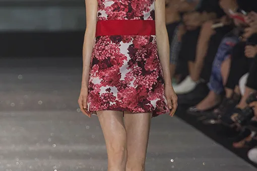 Показ Moncler Gamme Rouge весна-лето 2015