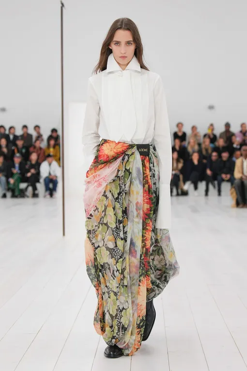 Loewe весна-лето 2025 Loewe весна-лето 2025