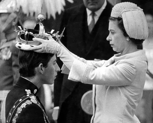 Королева Елизавета и принц Чарльз, 1969 год