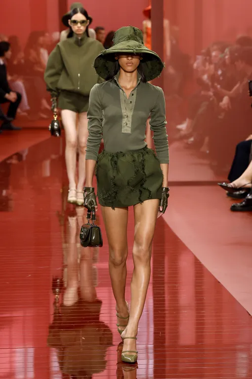 Gucci весна-лето 2025 Gucci весна-лето 2025