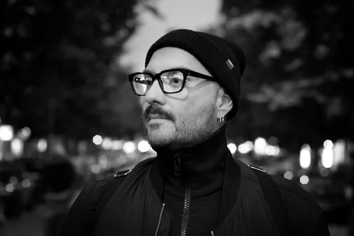 Кирилл Серебренников: «Мне комфортнее жить в Берлине, а работать — в России» Кирилл Серебренников: «Мне комфортнее жить в Берлине, а работать — в России»