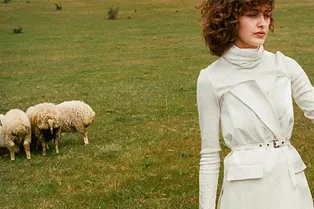 Шуба из яка, «мужской» костюм и необычные платья: маст-хэвы коллекции бренда 404 Not Found