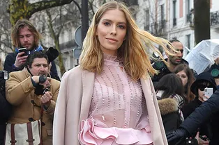 Джиджи Хадид, Зои Кравиц и еще 14 знаменитостей, которые заставят вас полюбить розовый