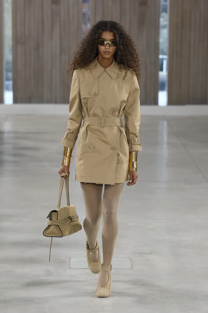 Moschino весна-лето 2026 Moschino весна-лето 2026