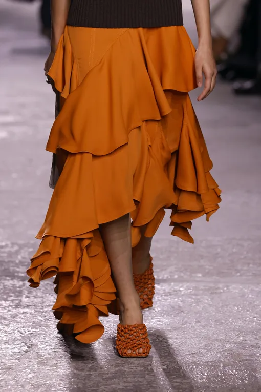 Bottega Veneta весна-лето 2025