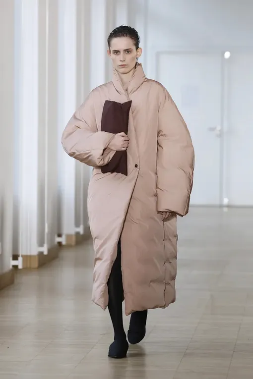 Christian Wijnants осень-зима 2025/26 Christian Wijnants осень-зима 2025/26