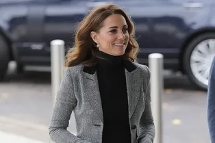 Как сочетать базовые вещи и выглядеть как герцогиня: берем пример с Кейт Миддлтон