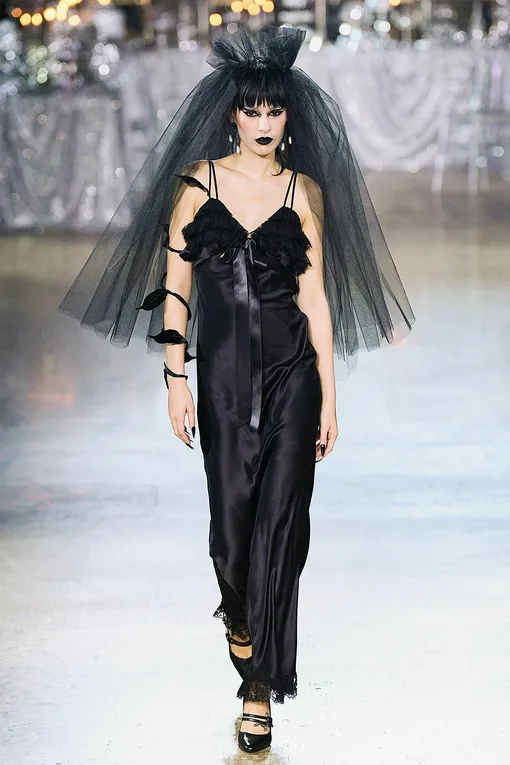 Тренд Dark coquette в коллекции Rodarte осень-зима 2023/24 Тренд Dark coquette в коллекции Rodarte осень-зима 2023/24