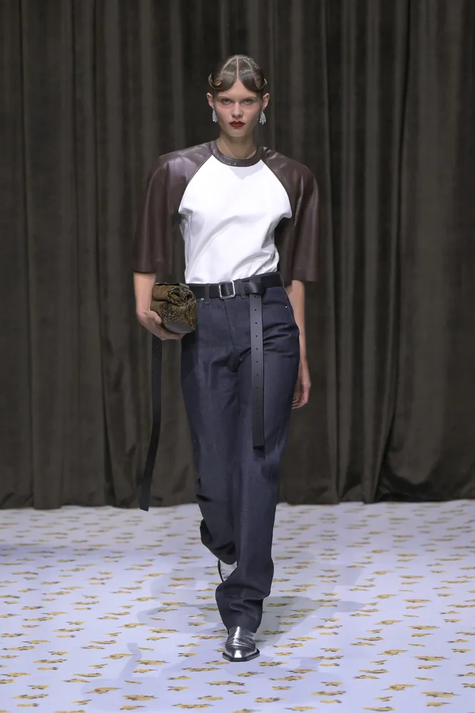 Jil Sander весна-лето 2025 Jil Sander весна-лето 2025