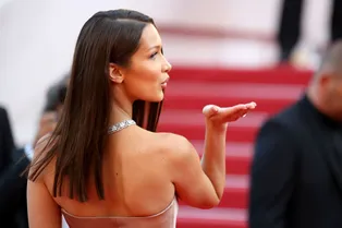 Белла Хадид в неожиданном образе голливудской кинодивы