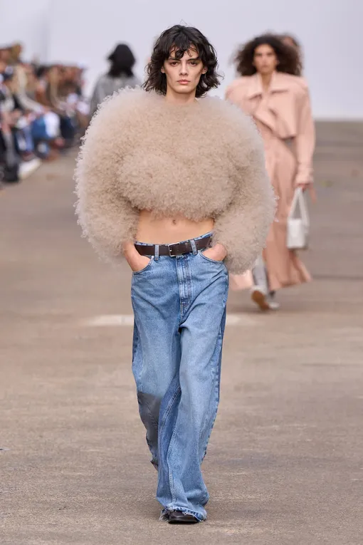 Stella McCartney весна-лето 2025 Stella McCartney весна-лето 2025