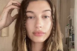 Еще не пробовали баночный массаж для лица? Он устраняет отеки и делает кожу упругой