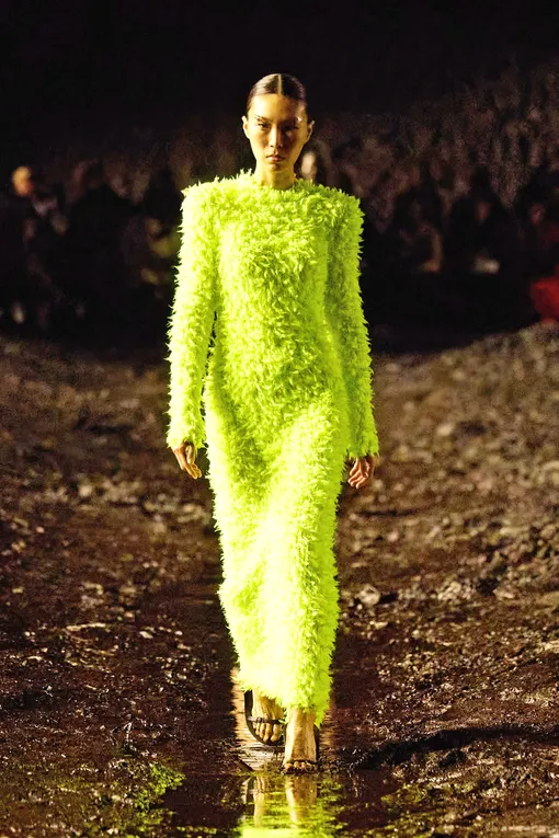 Balenciaga весна-лето 2023 Balenciaga весна-лето 2023