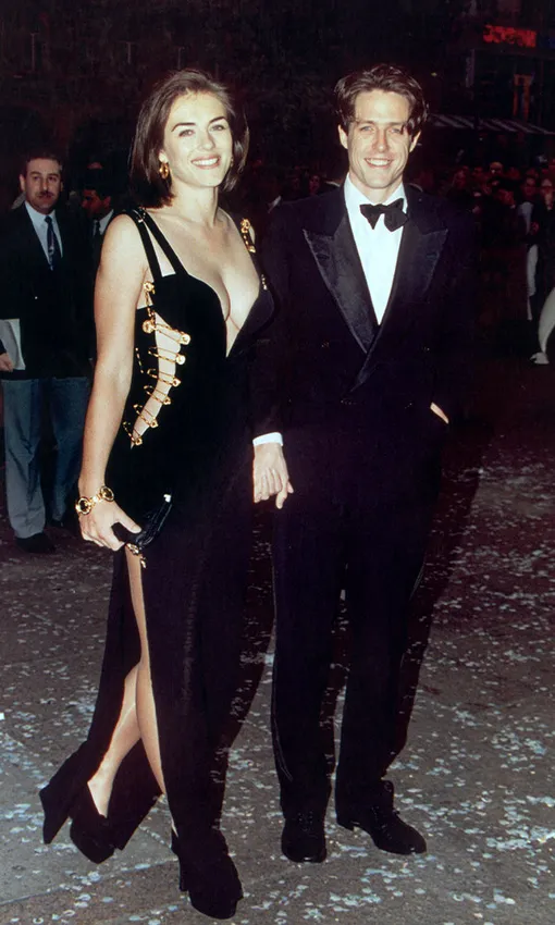 Элизабет Херли и Хью Грант, 1994