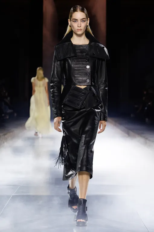 Alexander McQueen весна-лето 2025